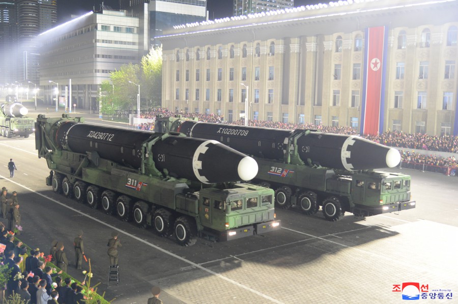 65-조선인민군창건 90돐경축 열병식